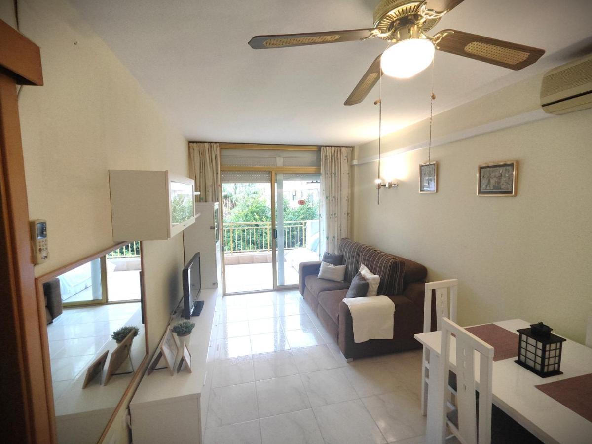 Luminoso Apartamento En Salou Con Terraza Y Parque Infantil Ideal Familias Exterior photo