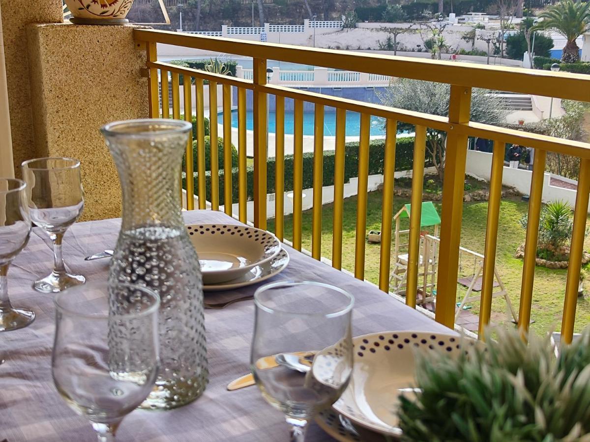 Luminoso Apartamento En Salou Con Terraza Y Parque Infantil Ideal Familias Exterior photo