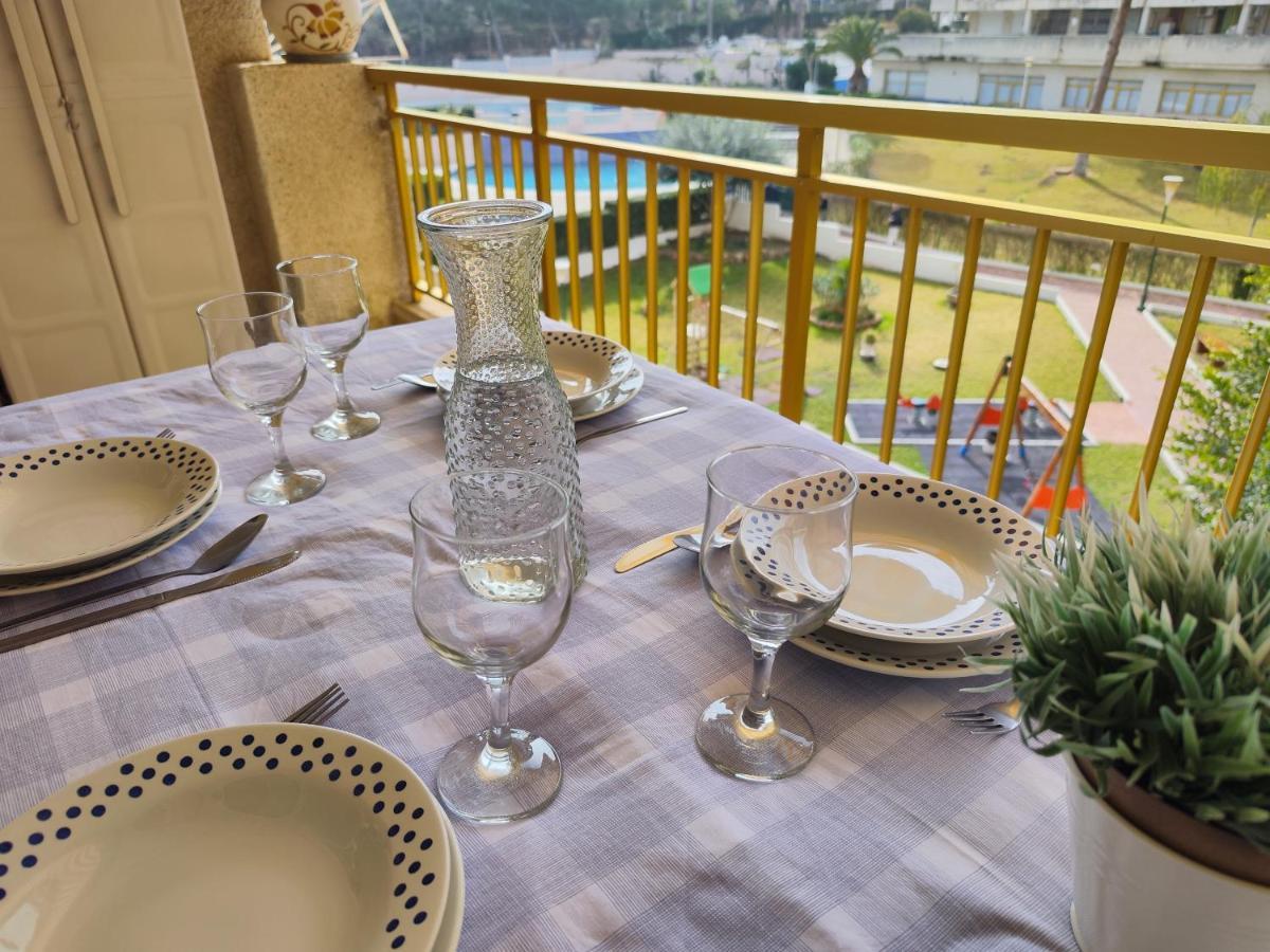 Luminoso Apartamento En Salou Con Terraza Y Parque Infantil Ideal Familias Exterior photo