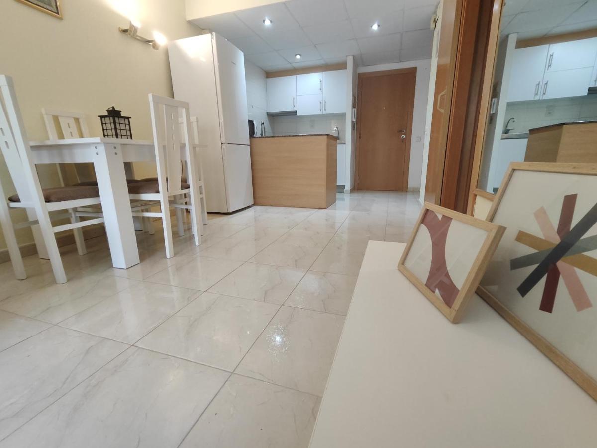 Luminoso Apartamento En Salou Con Terraza Y Parque Infantil Ideal Familias Exterior photo