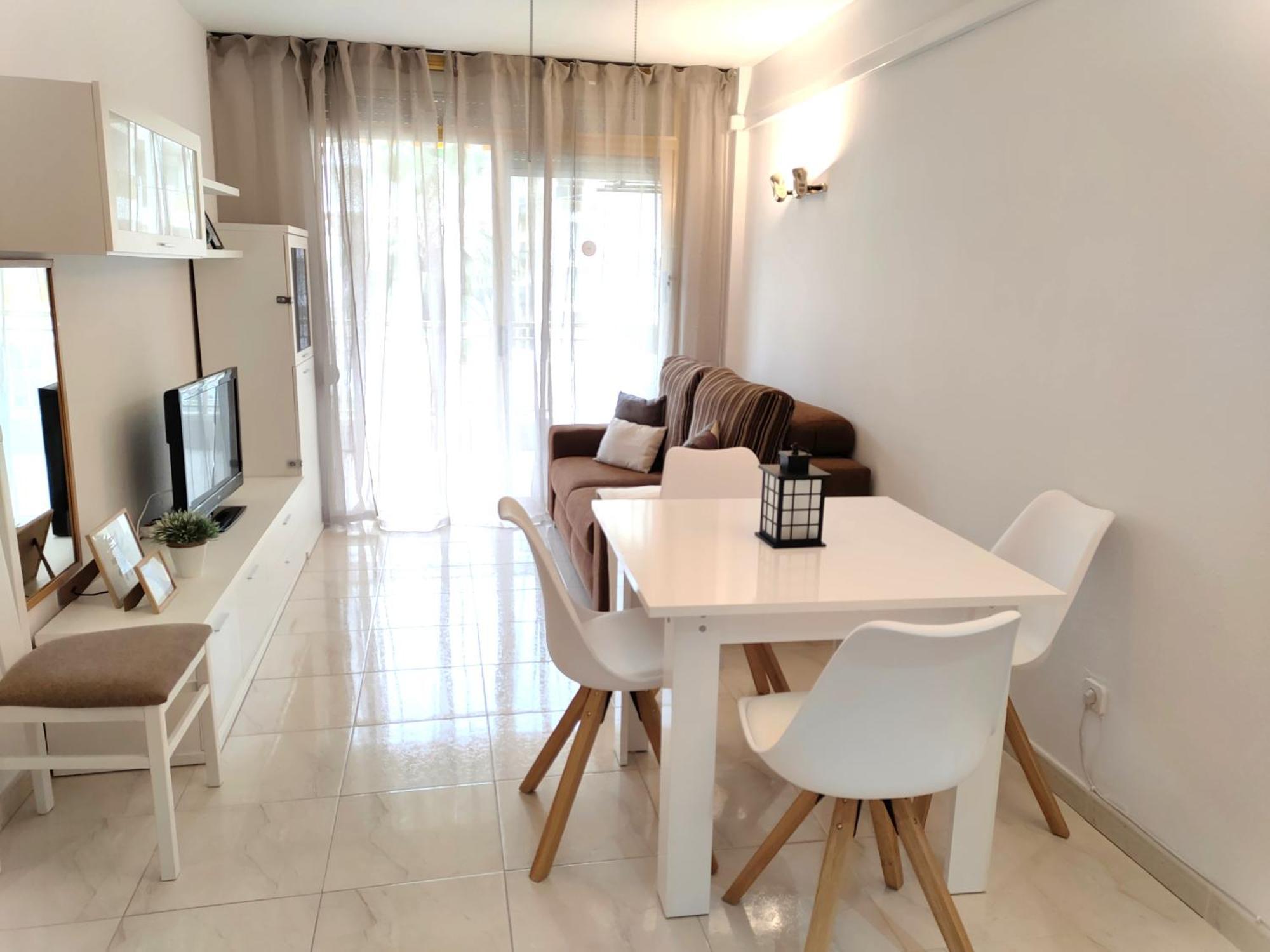 Luminoso Apartamento En Salou Con Terraza Y Parque Infantil Ideal Familias Exterior photo